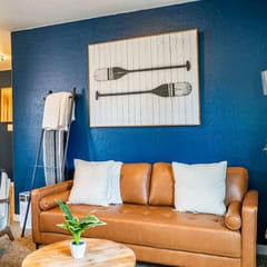 Walk to Sherman · 1BR w/ Patio