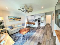 Cozy Cottage · Bright Kitchen · Near Siesta Key - Image 2