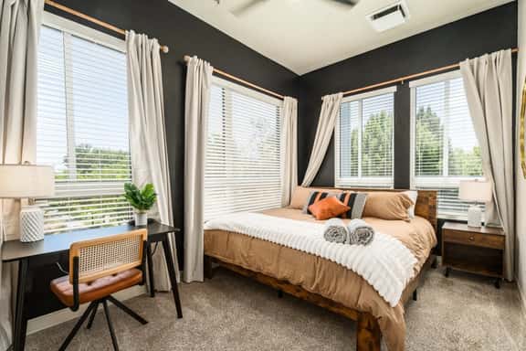 2BR · Hot Tub · Walk to Downtown - Image 1