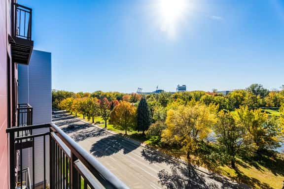 Hot Tub, King Beds, Coffee Bar, Balcony - Image 1