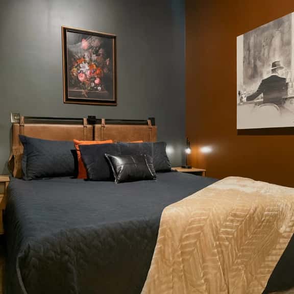 Historic, King Bed, Free Parking - Image 1