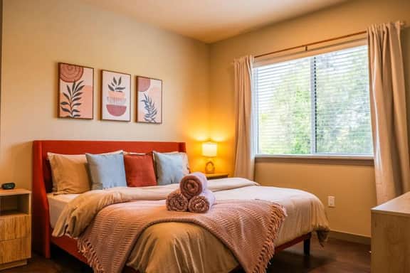 2BR · Free Parking · Gym · In-Unit Laundry - Image 3